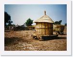 Al villaggio - Il granaio costruito la sera prima - Burkina Faso * 504 x 378 * (48KB)